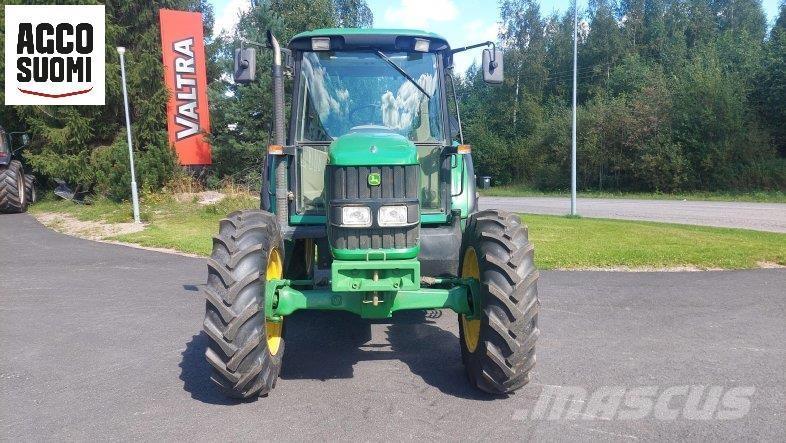 John Deere 6220 SE Traktori
