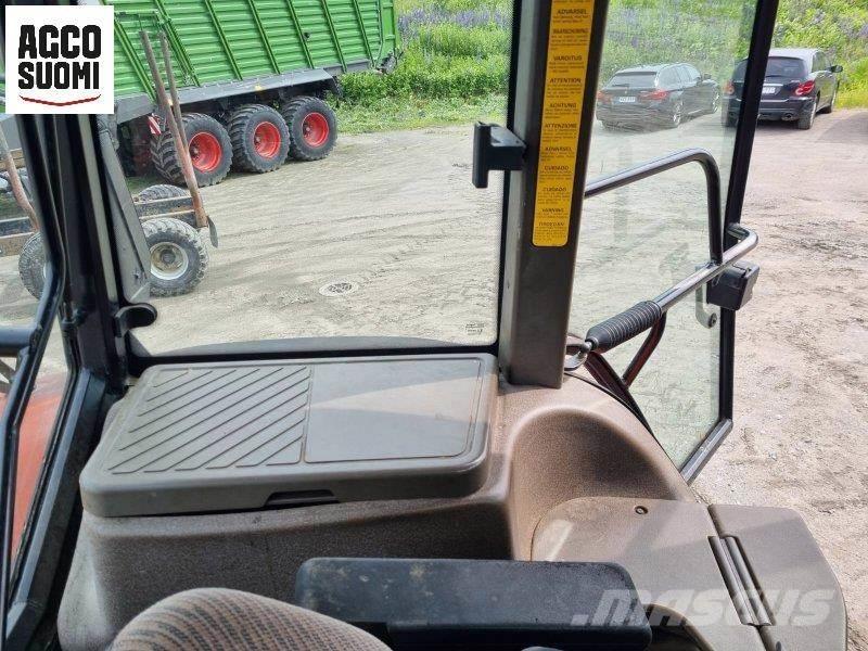 New Holland M100 Traktori
