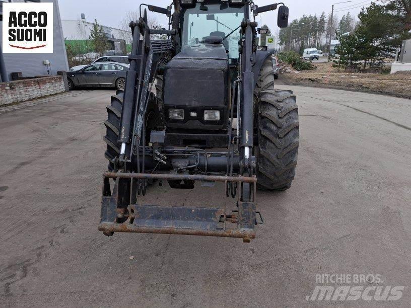 Valtra 8450 HITECH Traktori