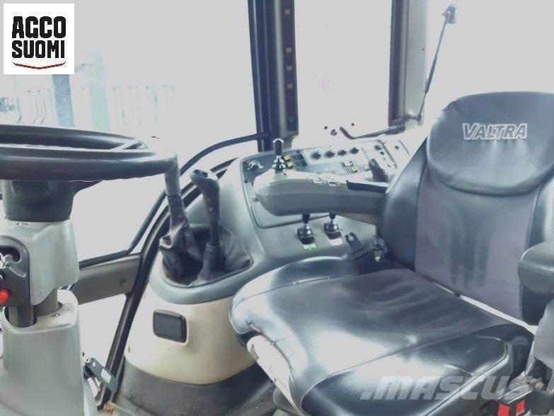 Valtra M130 Traktori