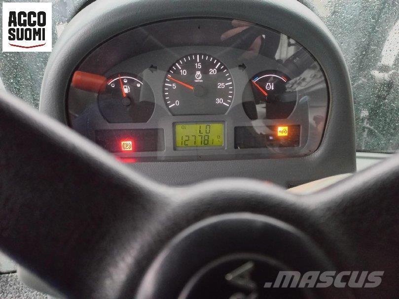 Valtra N141 H Traktori