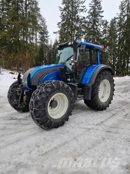 Valtra N142 VERSU Traktori