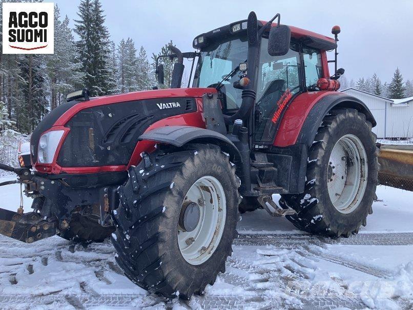 Valtra T163 VERSU Traktori