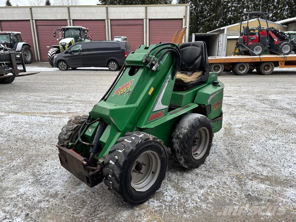 Avant 320 Višenamenski utovarivači