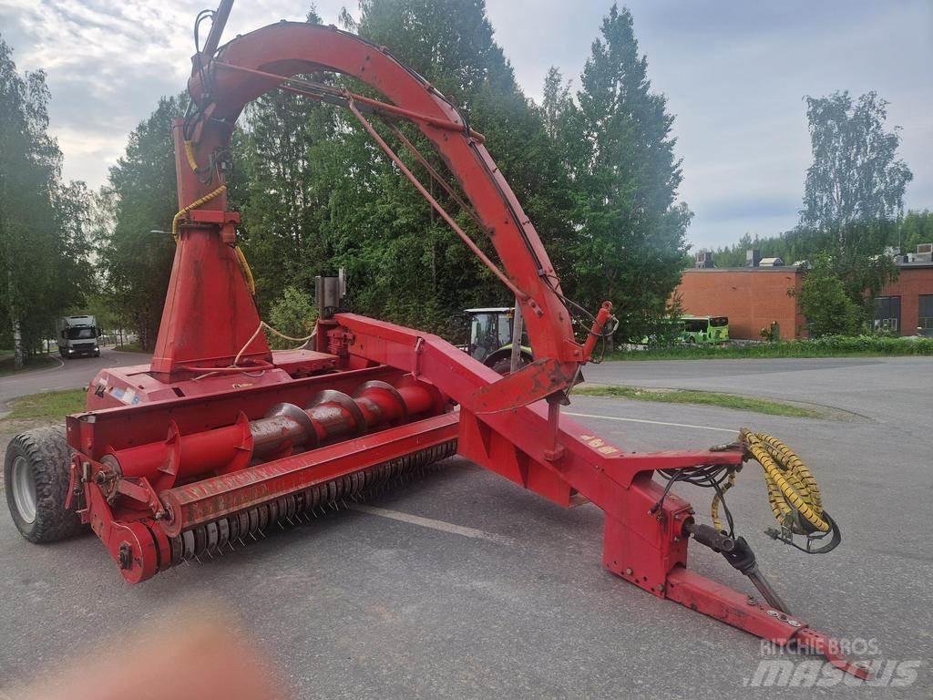 JF 1350 Kombajni za stočnu hranu