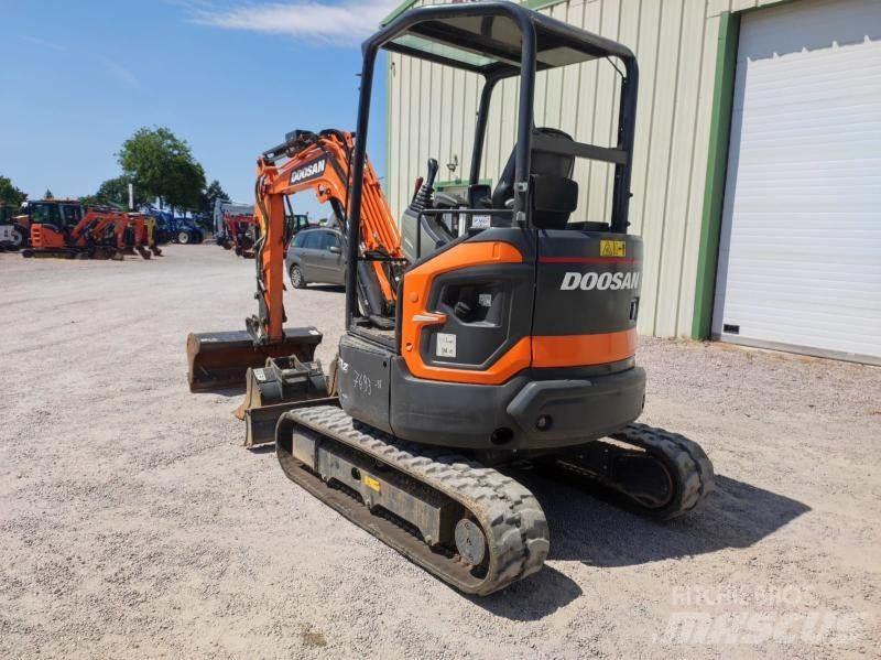 Doosan DX27Z Mini bageri < 7t