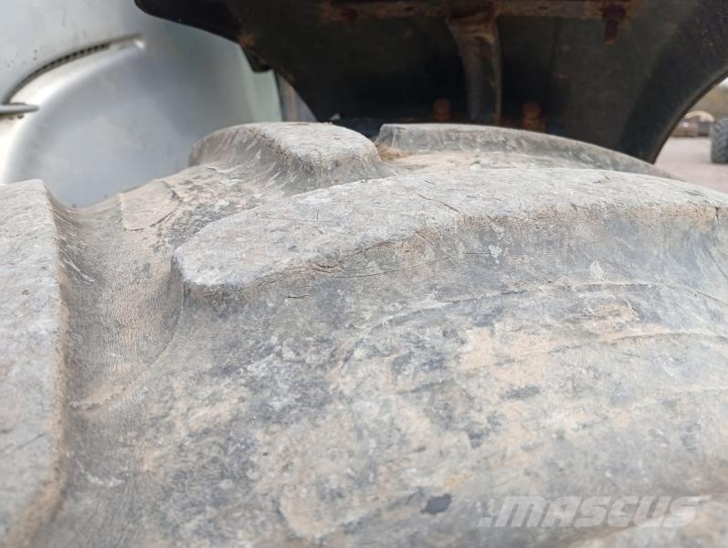 Valtra N122 Traktori