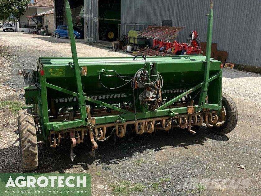 Amazone D7/30E Traktori