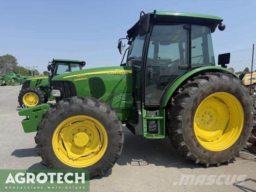 John Deere 5820 Traktori
