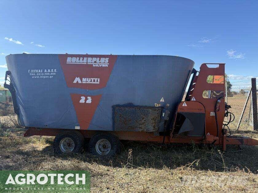  MC 22 Traktori