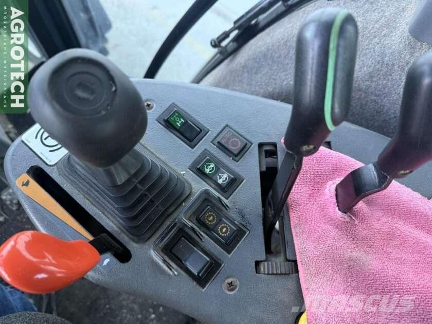 New Holland 8770 Traktori