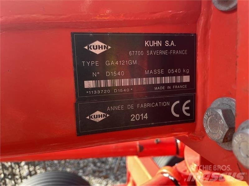 Kuhn GA4121GM Okretači i sakupljači sena