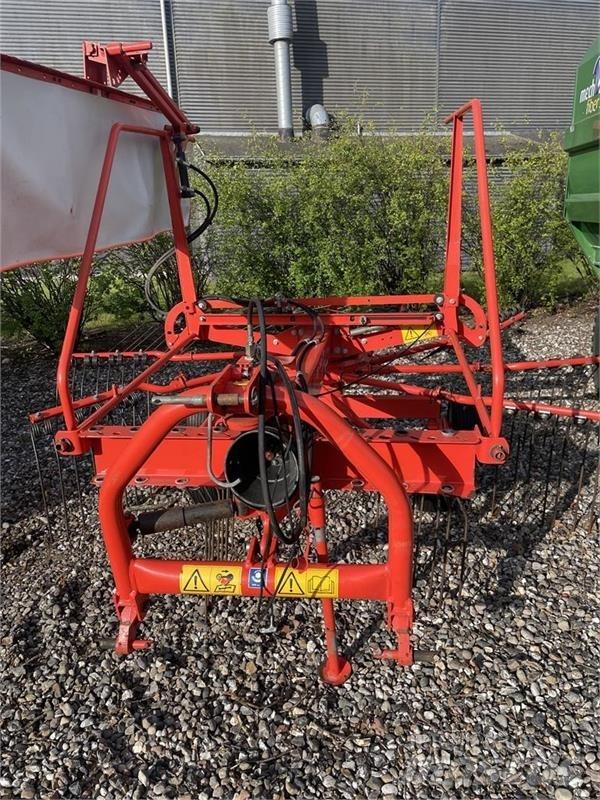Kuhn GA4121GM Okretači i sakupljači sena