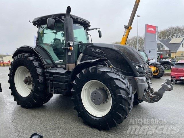 Valtra S374 Traktori