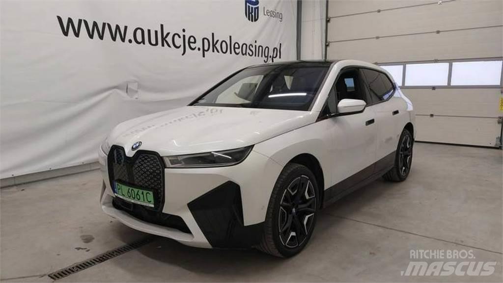 BMW iX Automobili