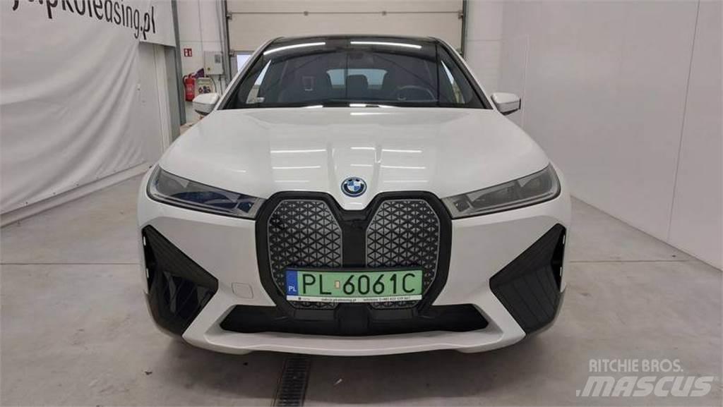 BMW iX Automobili