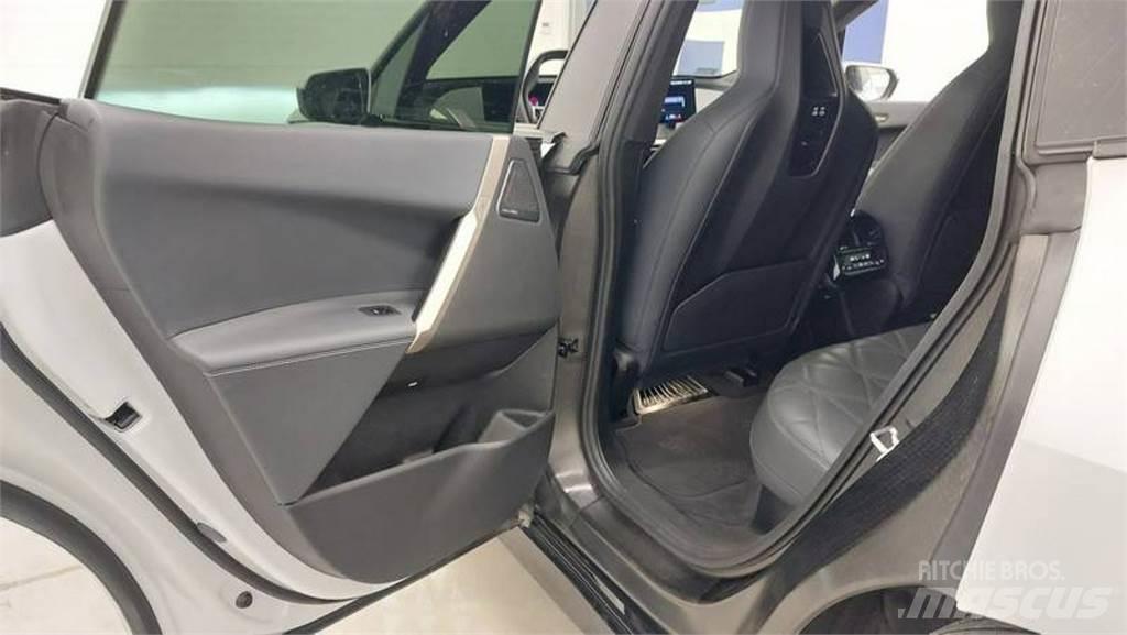 BMW iX Automobili