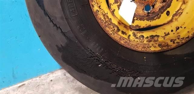  12 7.00-12 Gume, točkovi i felne