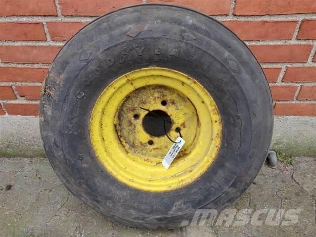  12 7.00-12 Gume, točkovi i felne