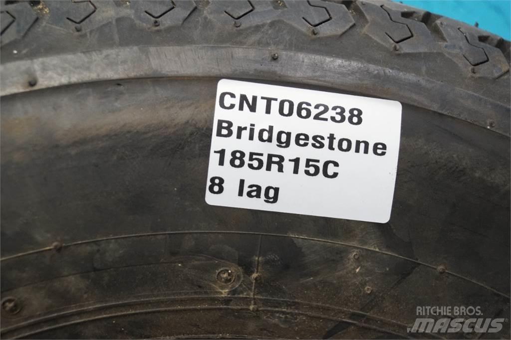  15 185R15C Gume, točkovi i felne