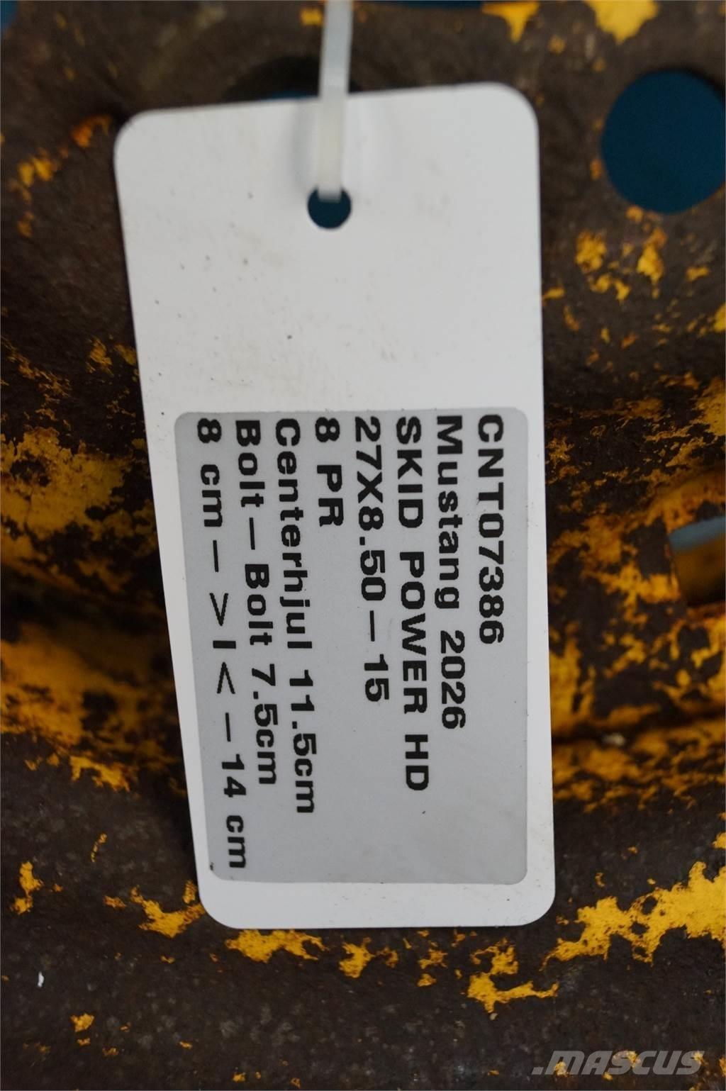  15 27X8.50-15 Gume, točkovi i felne
