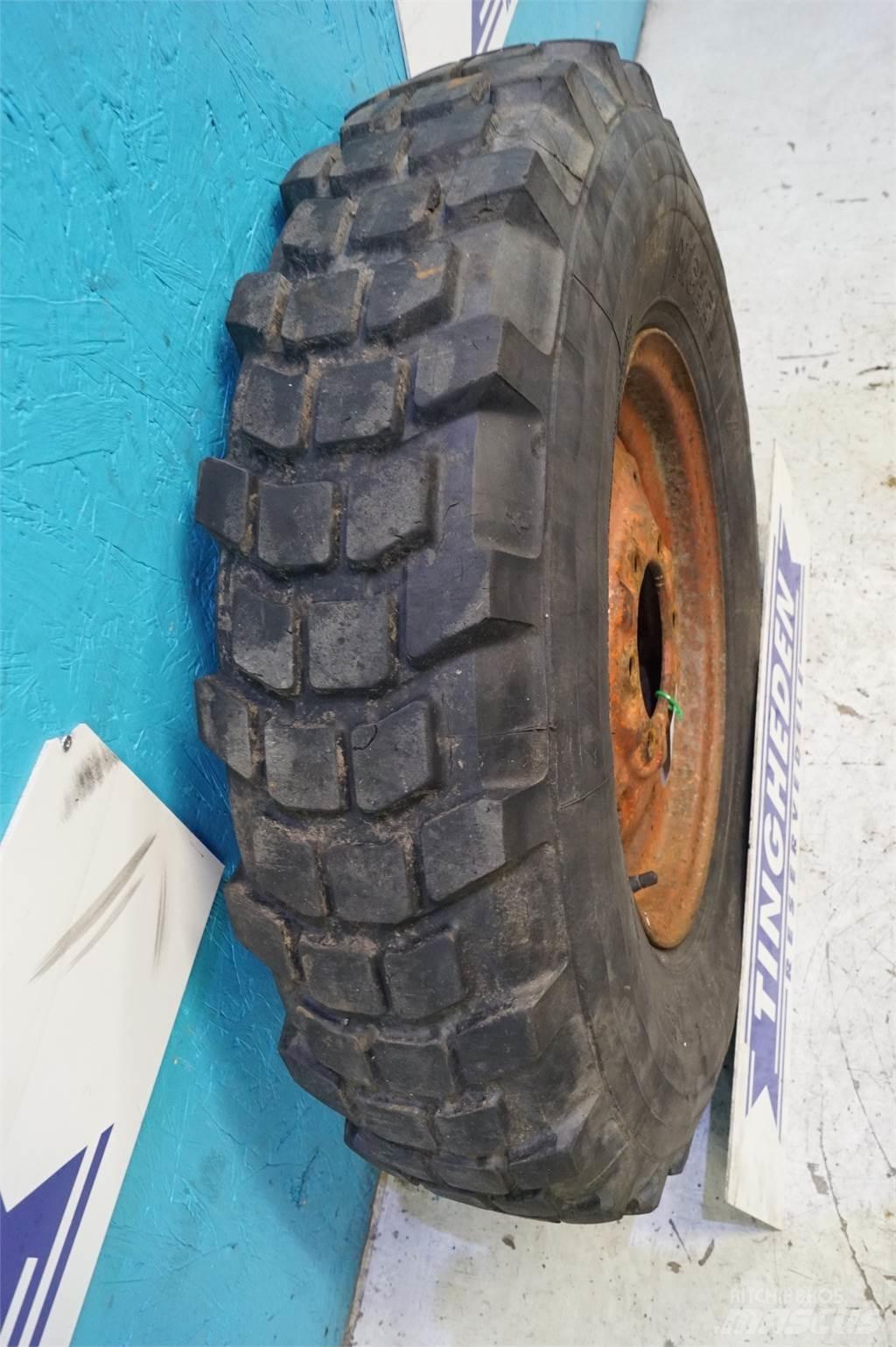  16 7.50R16 Gume, točkovi i felne