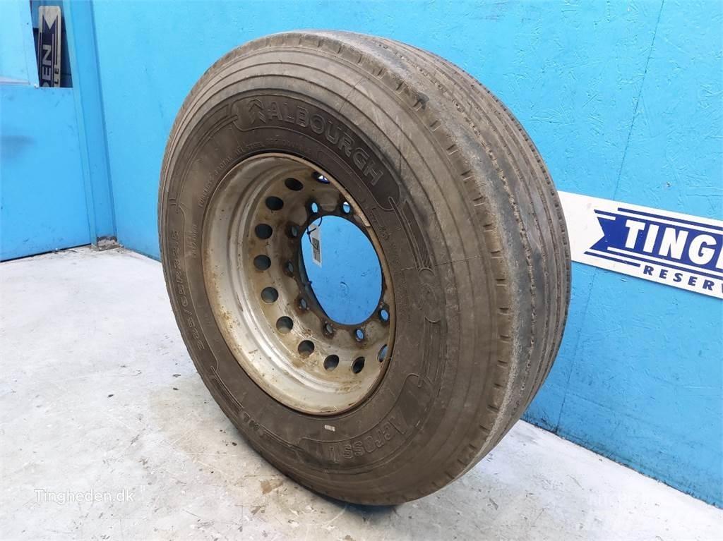  22.5 385/65-22.5 Gume, točkovi i felne
