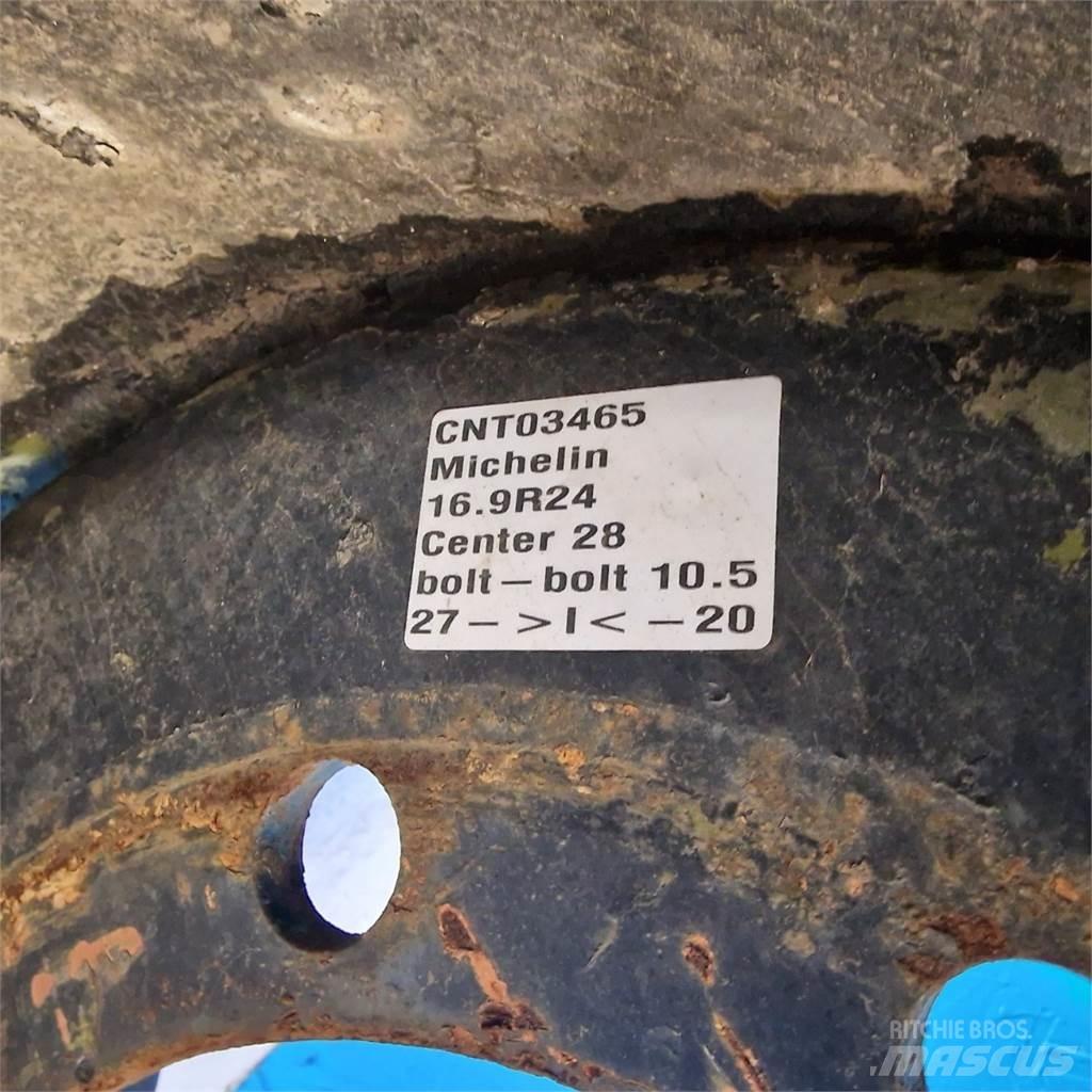  24 W15Lx24 Gume, točkovi i felne