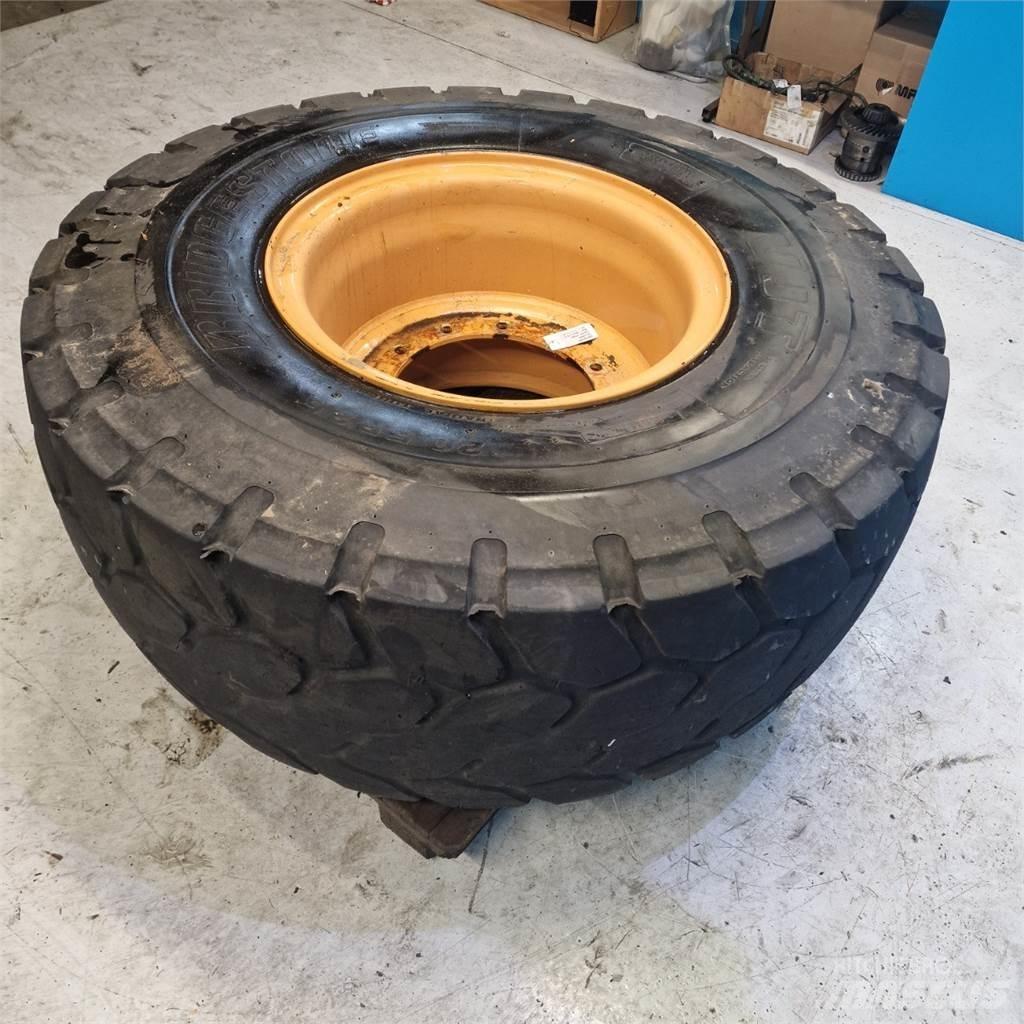  25 20.5R25 Gume, točkovi i felne