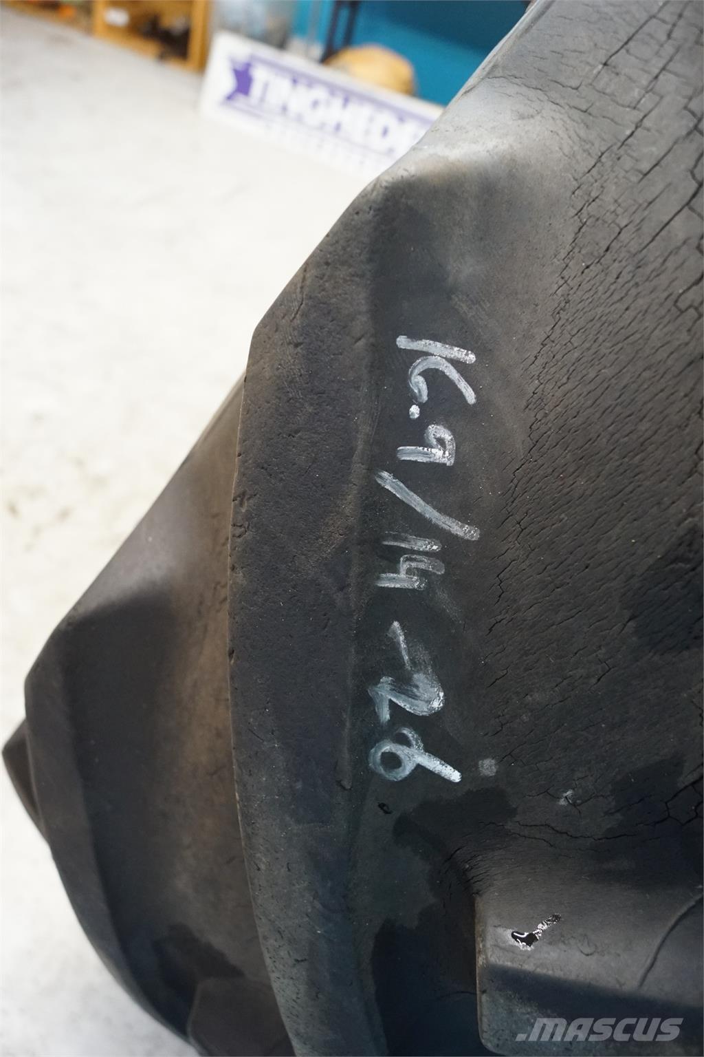  26 16.9/14-26 Gume, točkovi i felne