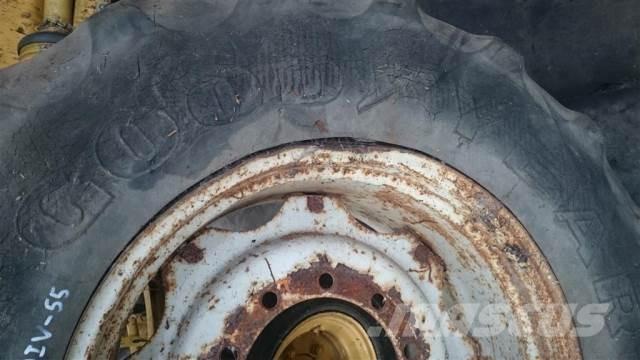  28 16.9R28 Gume, točkovi i felne