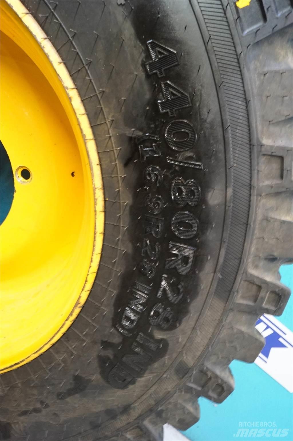  28 440/80R28 Gume, točkovi i felne