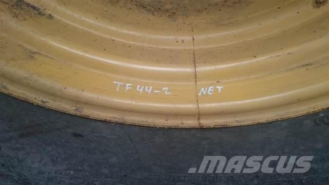  32 30,5L-32 Gume, točkovi i felne