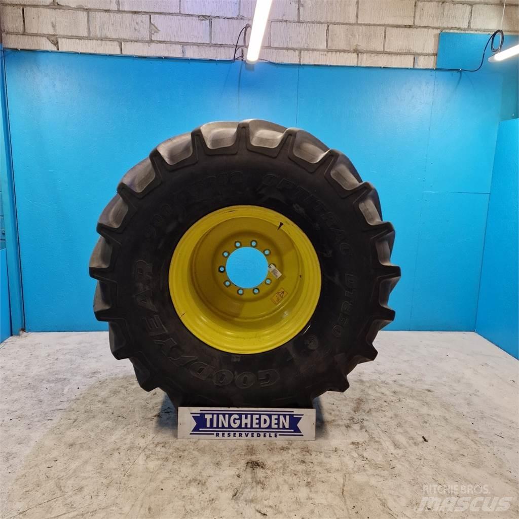  32 900/55 R32 Gume, točkovi i felne