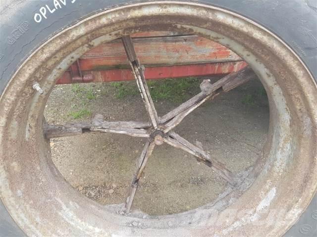  38 13.6/12-38 Gume, točkovi i felne