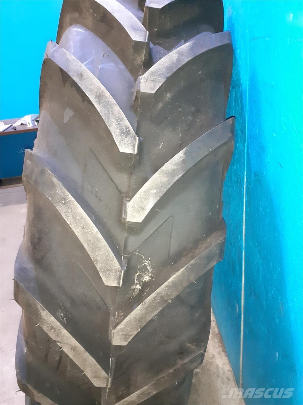  38 16.9R38 Gume, točkovi i felne
