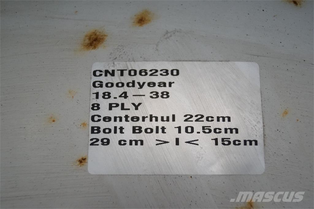  38 18.4-38 Gume, točkovi i felne