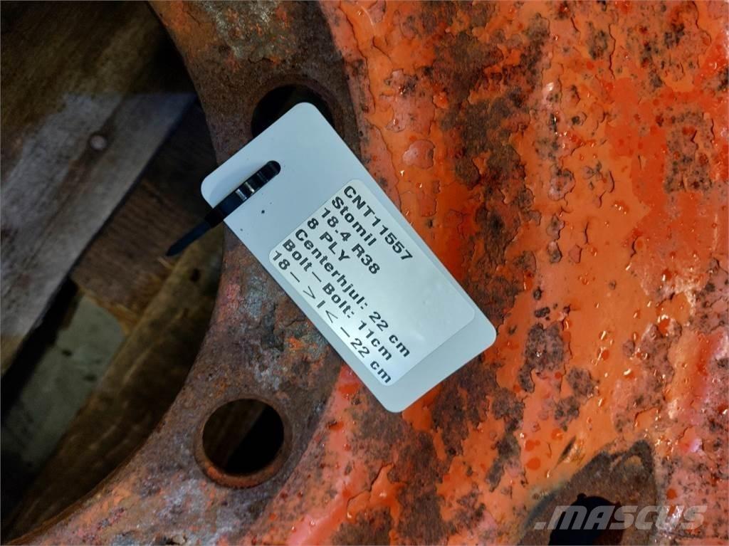  38 18.4 R38 Gume, točkovi i felne