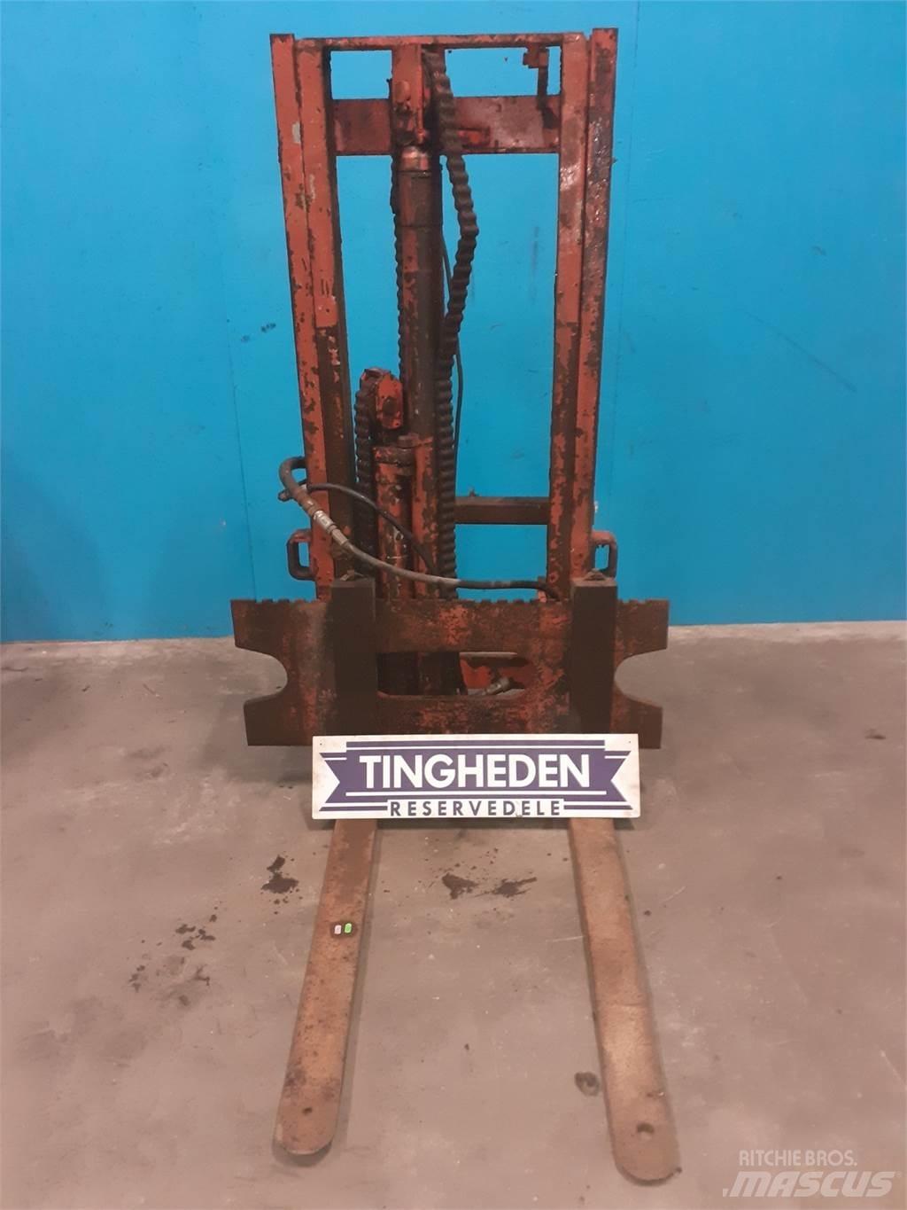  Byggelift Traktori