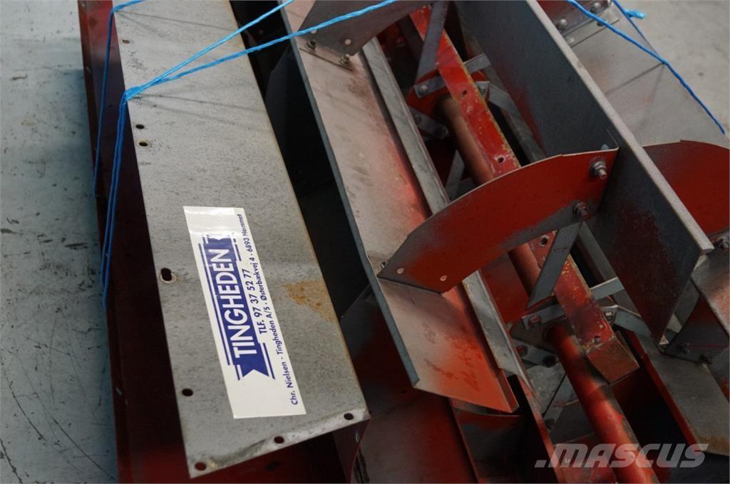 CASE 1680 Posipači soli i peska