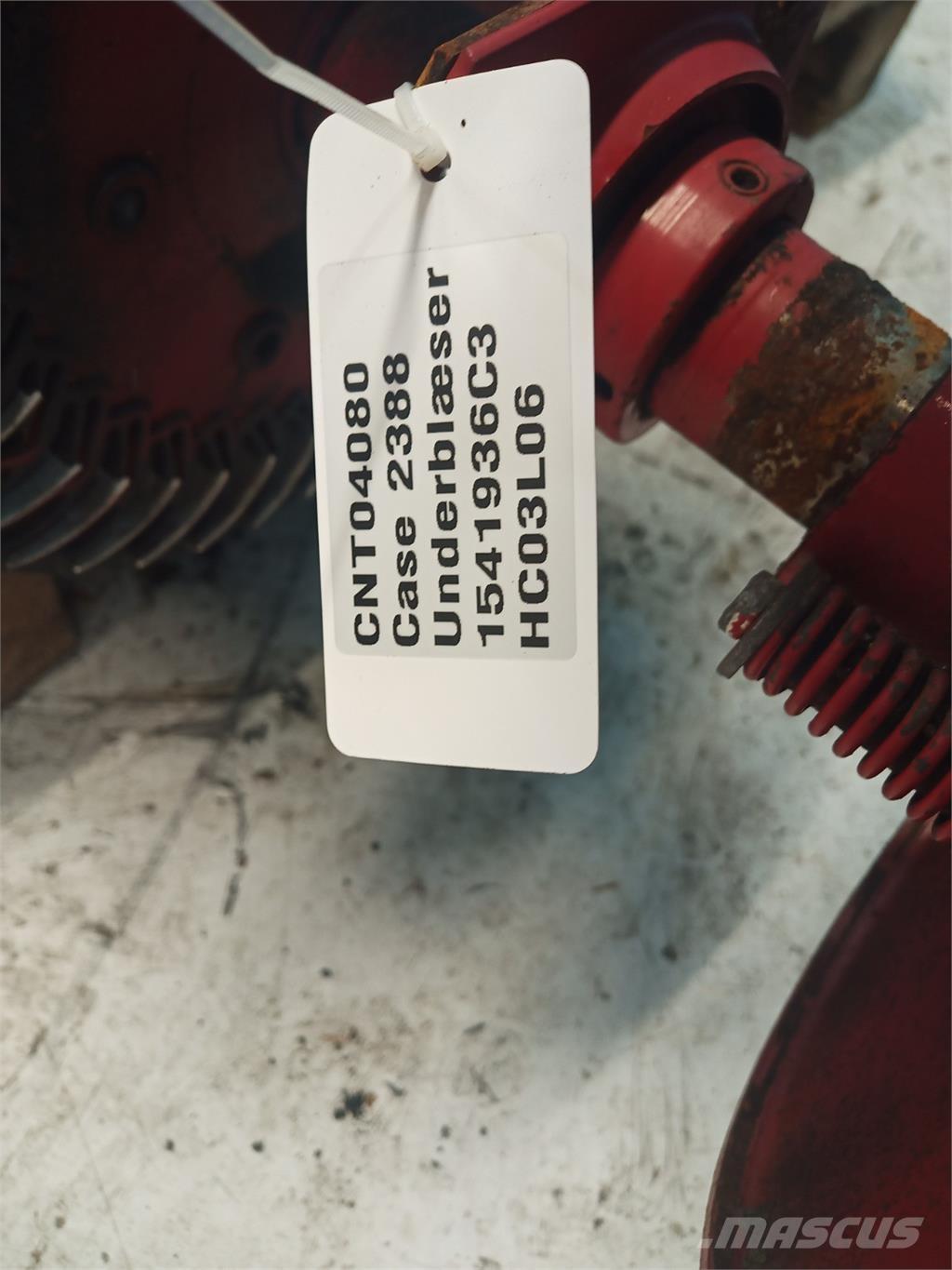 CASE 2388 Posipači soli i peska