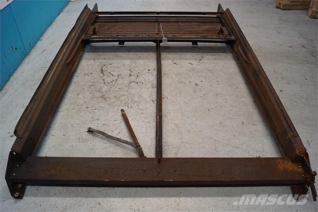 CASE 8010 Posipači soli i peska