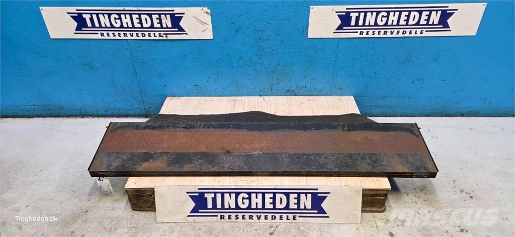 CASE 8010 Posipači soli i peska