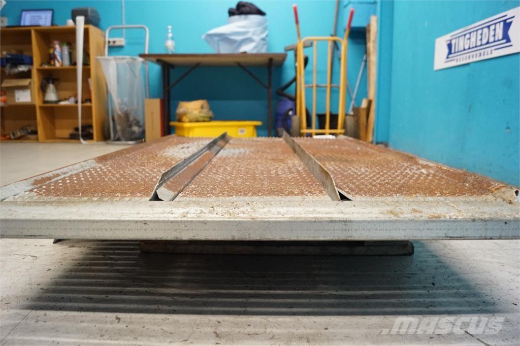 CASE 9230 Posipači soli i peska