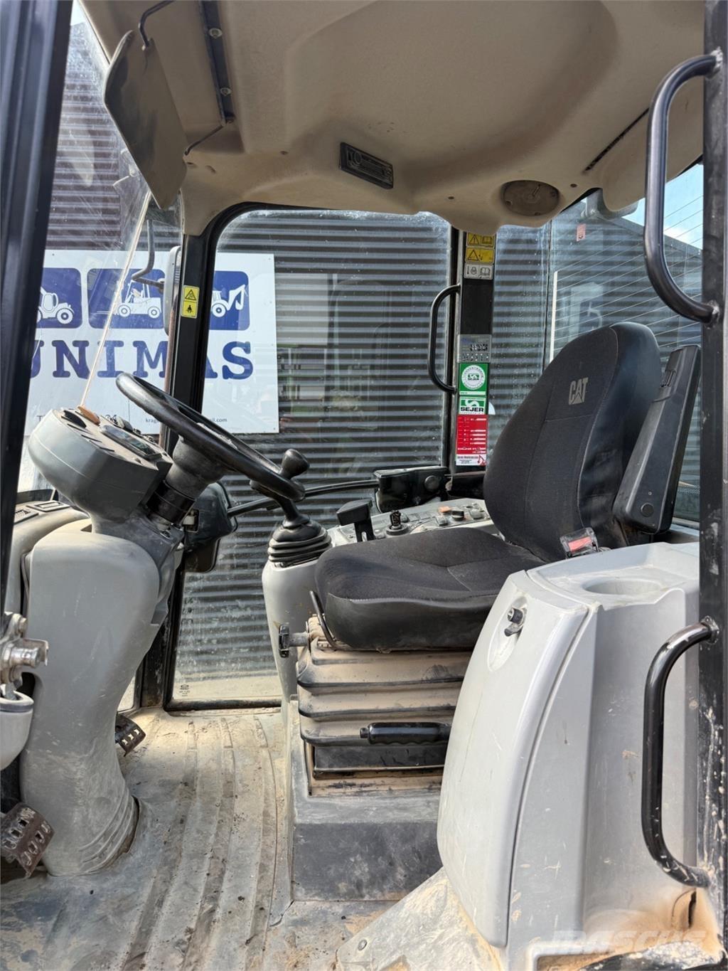 CAT 906H Utovarivači na točkove