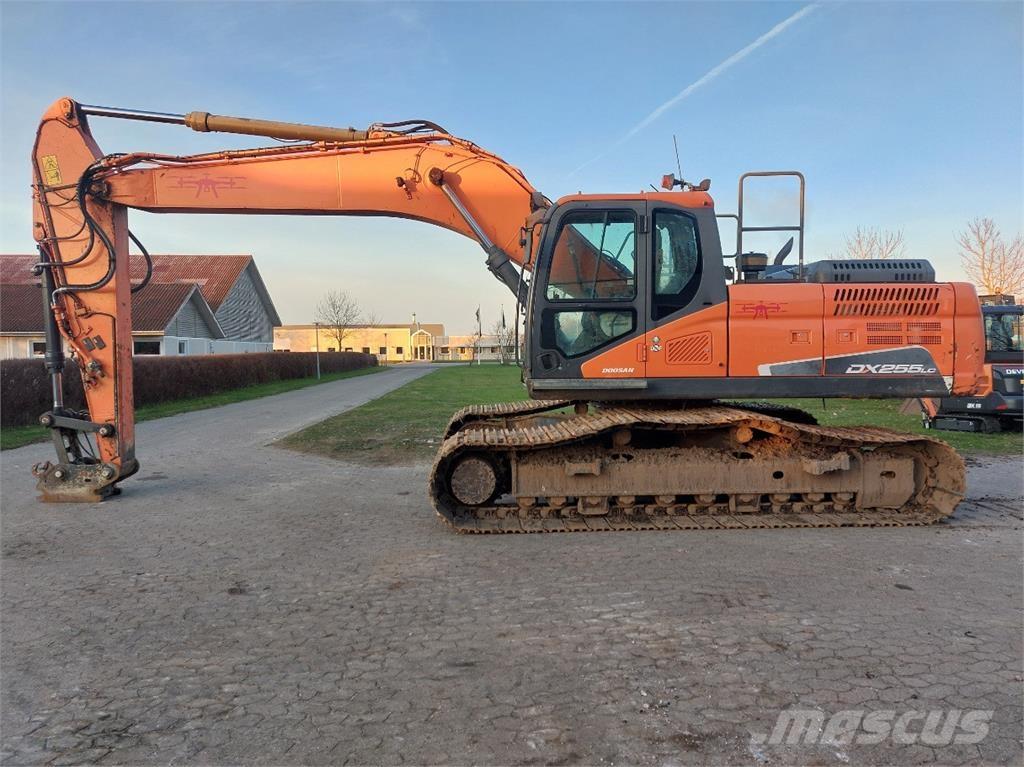Doosan DX255LC-5 Bageri guseničari