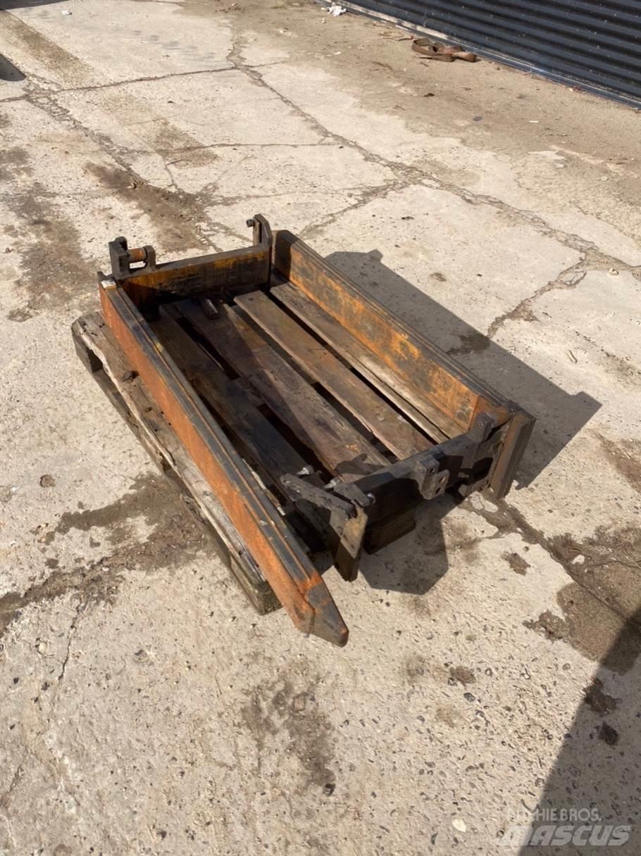 Elm 2500kg Viljuške