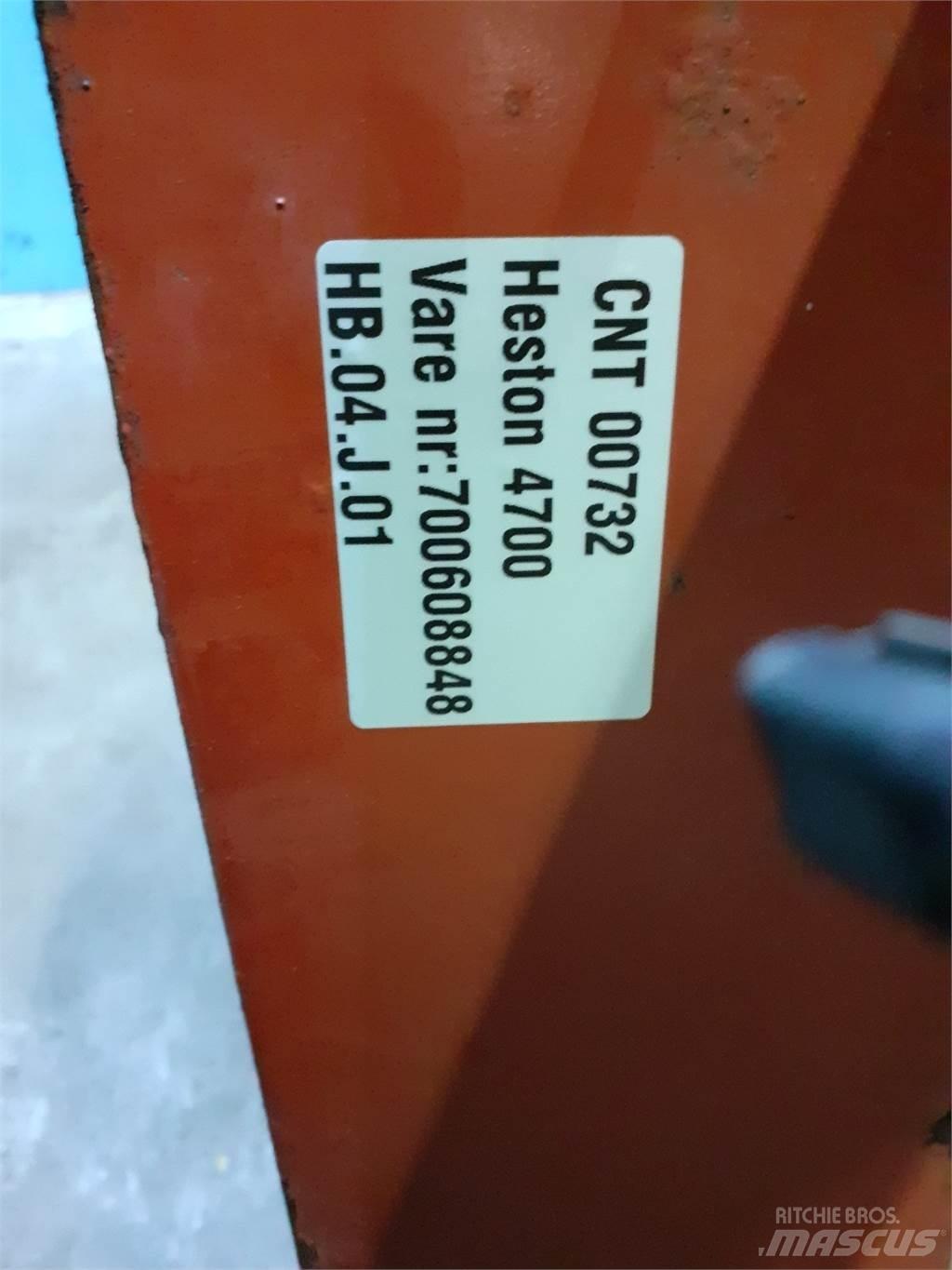 Hesston 4700 Pritege za bale