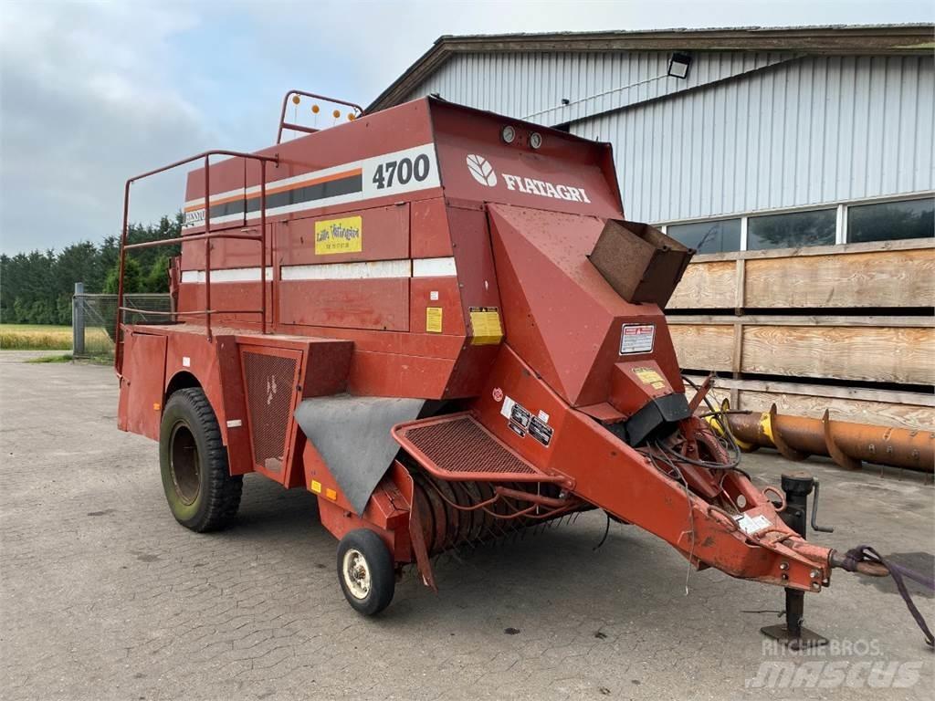 Hesston 4700 Prese/balirke za četvrtaste bale