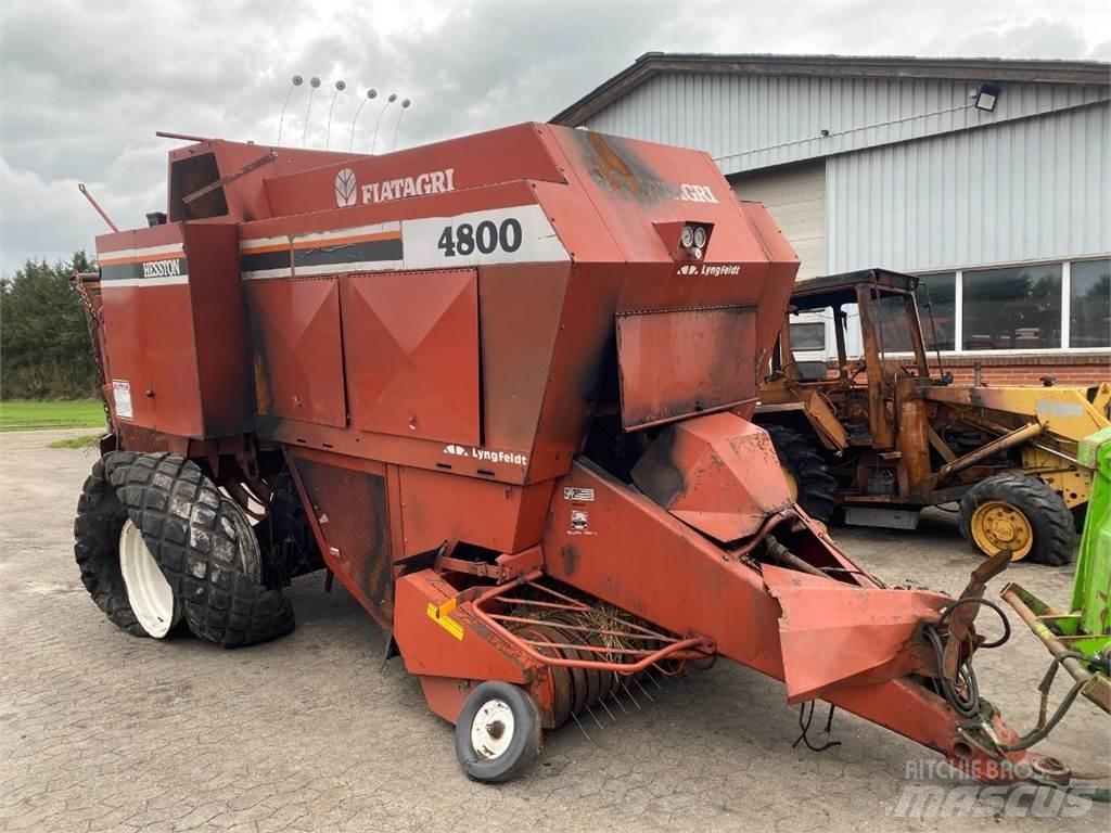 Hesston 4800 Prese/balirke za četvrtaste bale